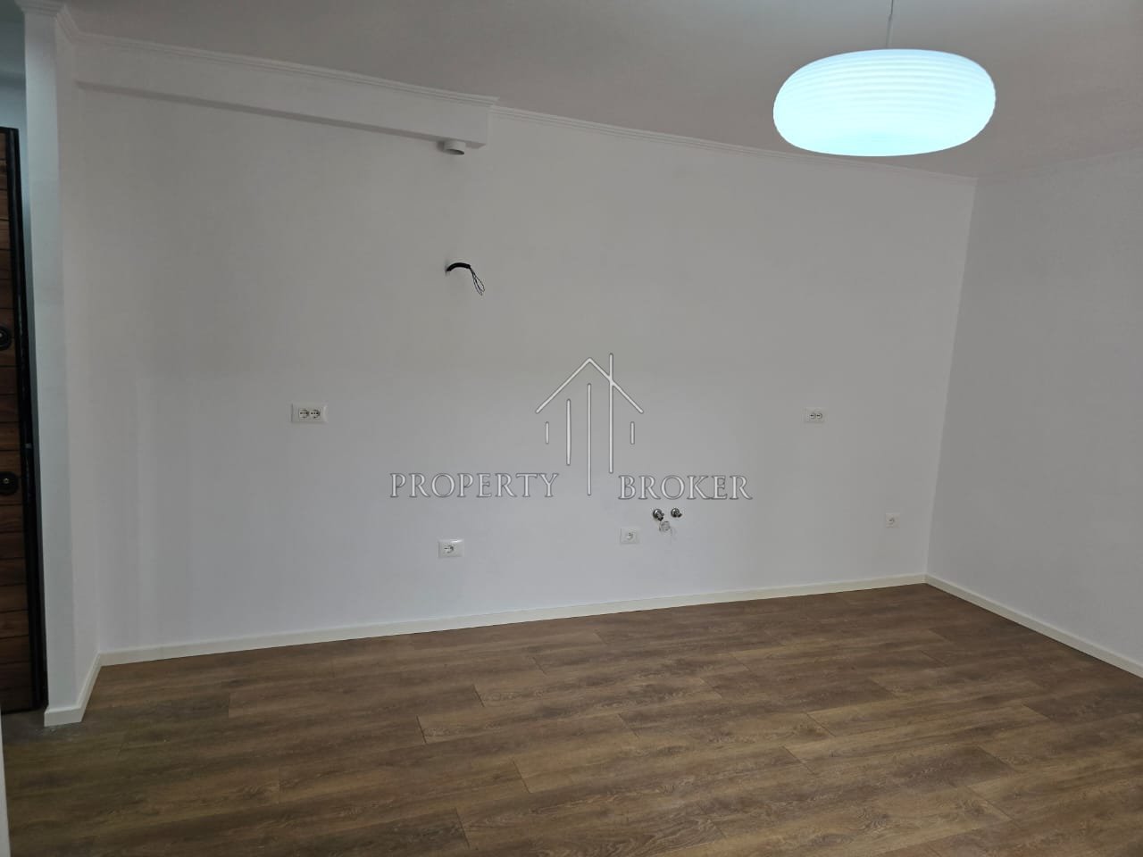 Shitet apartamenti 1+1 tek Ish Tregu Elektrik, 115.000€