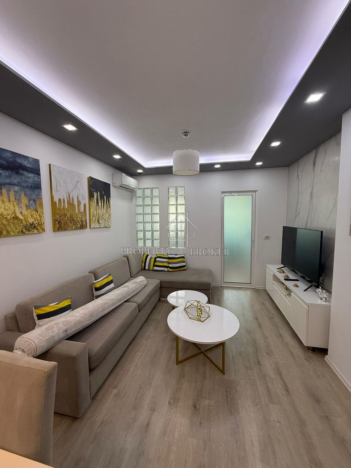 2+1 apartment for rent on Jordan Misja Street!