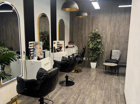 Jepet me qera parukeri Kompleksi Vizion Plus!