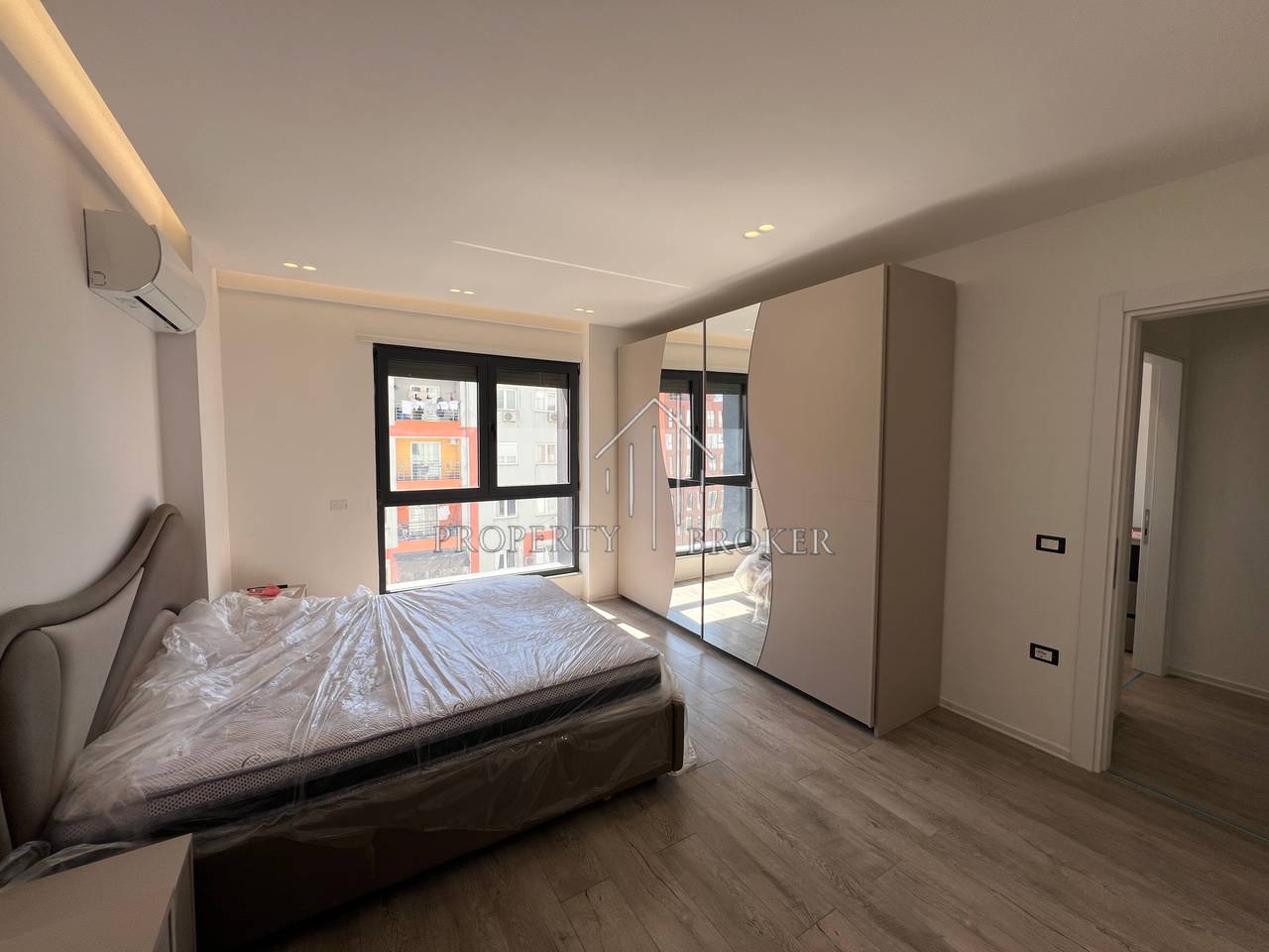 Shitet apartament 2+1+2 Tek Kompleksi Ndregjoni,Rruga Jordan Misja!