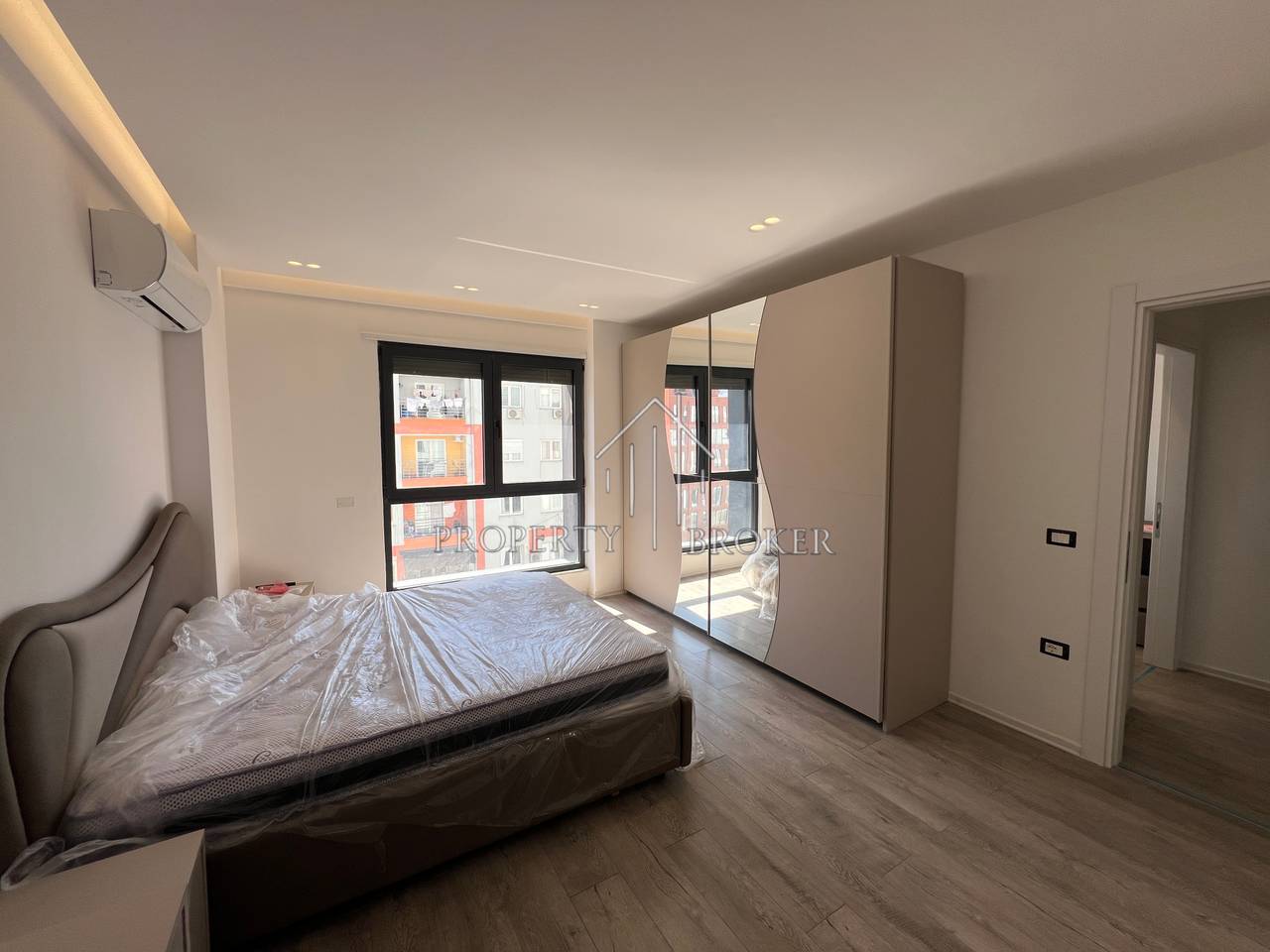 Shitet apartament 2+1+2 Tek Kompleksi Ndregjoni,Rruga Jordan Misja!