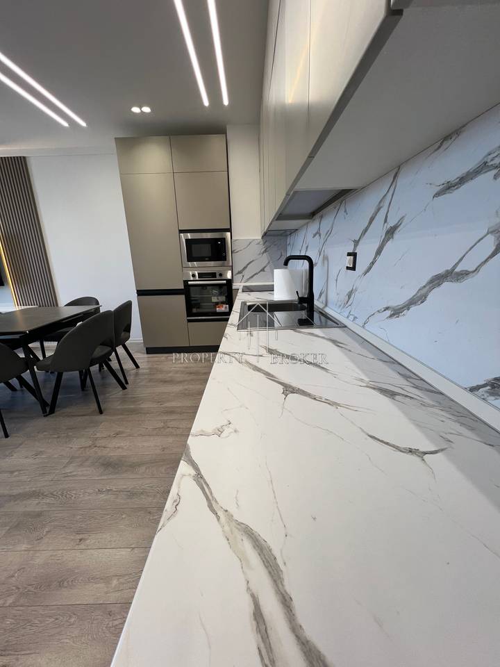 Shitet apartament 2+1+2 Tek Kompleksi Ndregjoni,Rruga Jordan Misja!