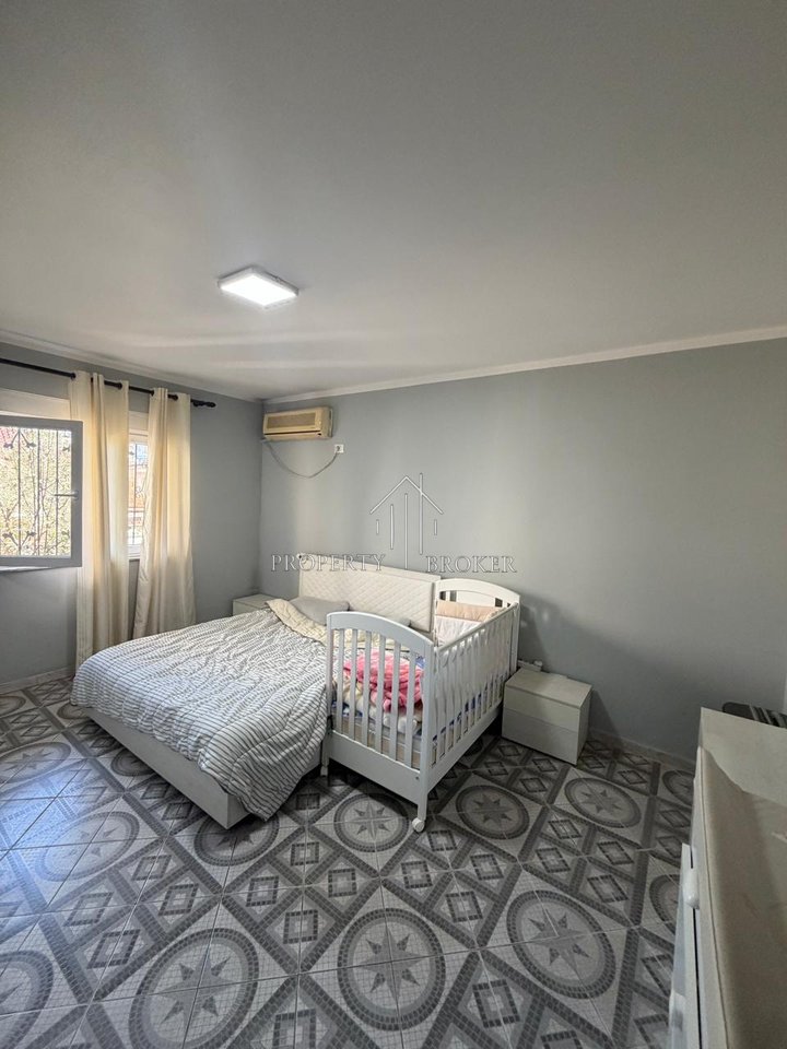 Shitet apartament 1+1+ambjent gatimi ne Laprake!