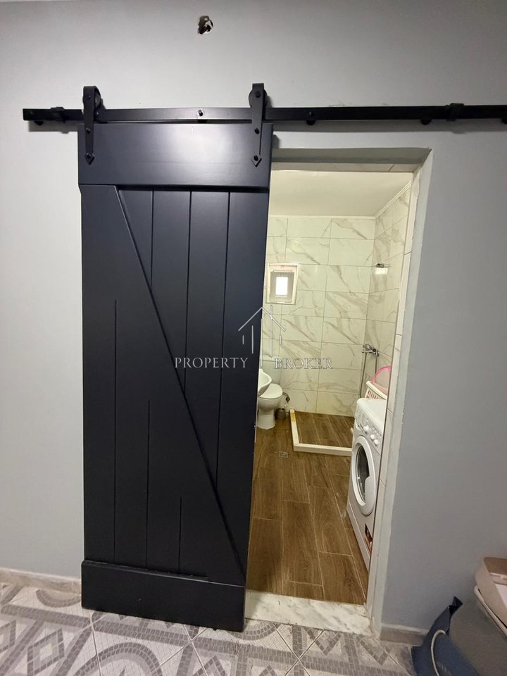 Shitet apartament 1+1+ambjent gatimi ne Laprake!