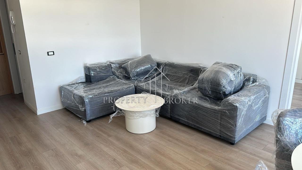 Jepet me qera 1+1 tek Bulevardi i Ri!