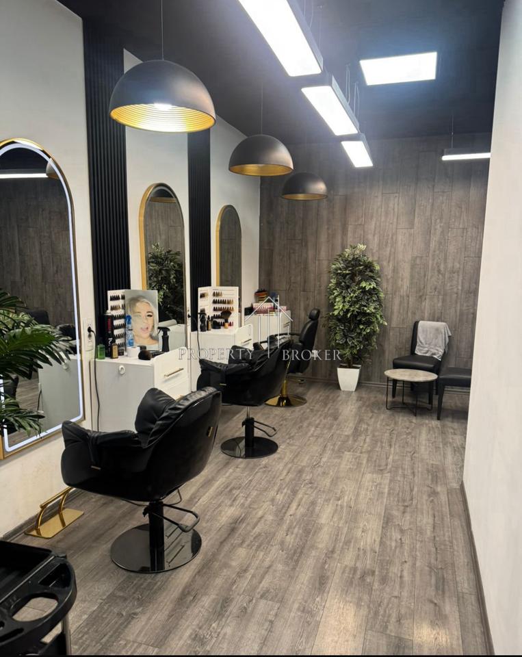 Jepet me qera parukeri Kompleksi Vizion Plus!