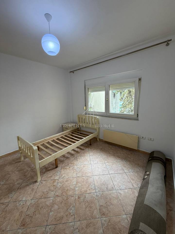 Shitet apartamenti 2+1  tek Malazjani, Kamez !