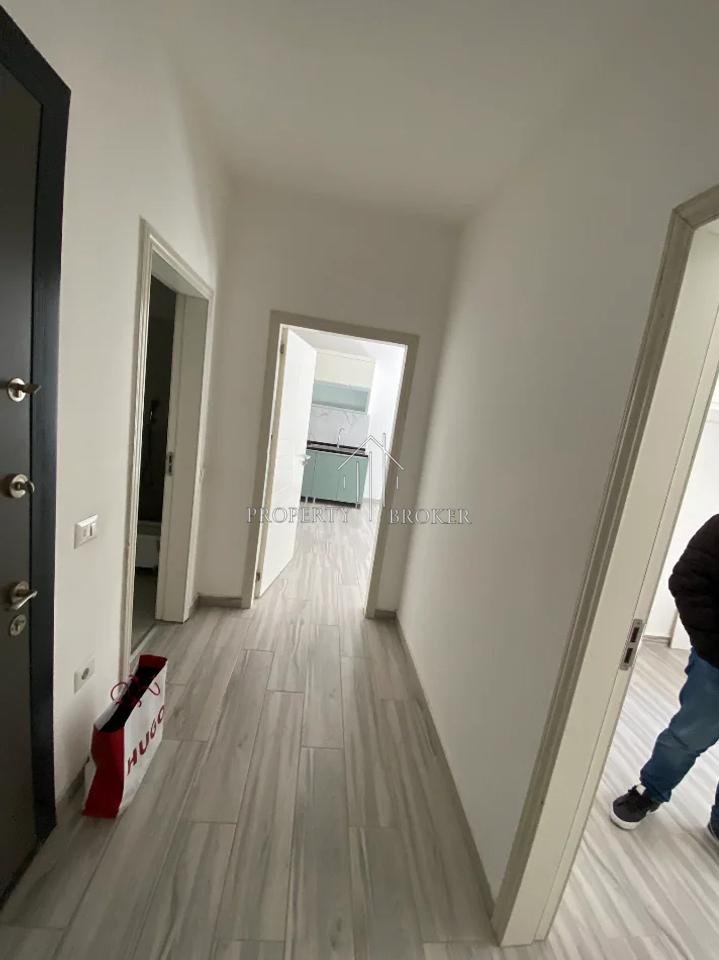 1+1 apartment for rent (unfurnished) on 5 Maj Street!