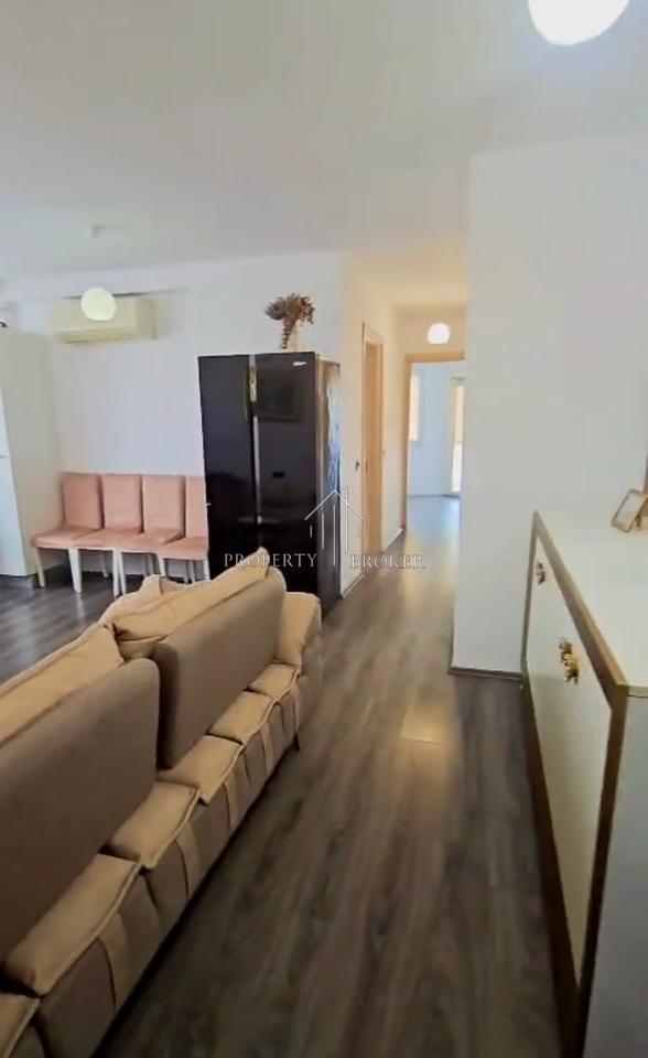 Shitet apartament 2+1 te Ish Fusha e Aviacionit,Rruga e Dafinave!