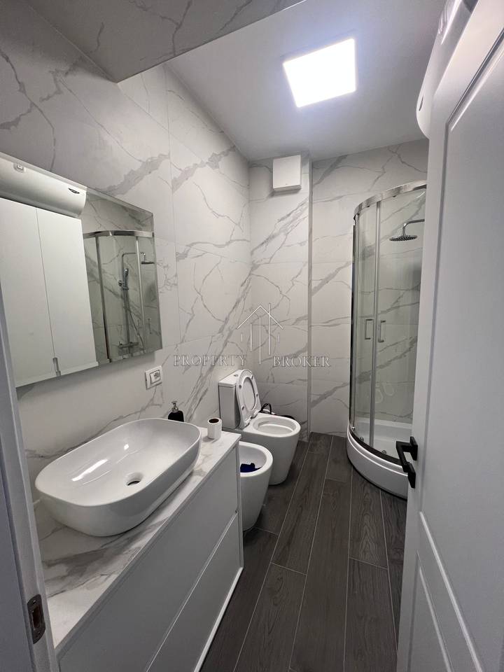 Jepet me qera apartament 2+1+🅿️Kompleksi Usluga,Rruga Petrela!