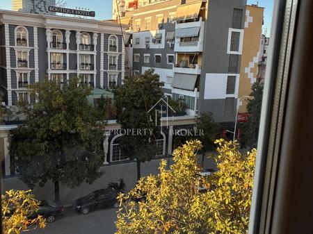 ‼️Prone ekskluzive‼️
Shitet apartament 2+1 ne Qender,tek 9 kateshet!