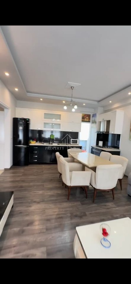 Shitet apartament 2+1+2 tek Kopshti Zologjik!