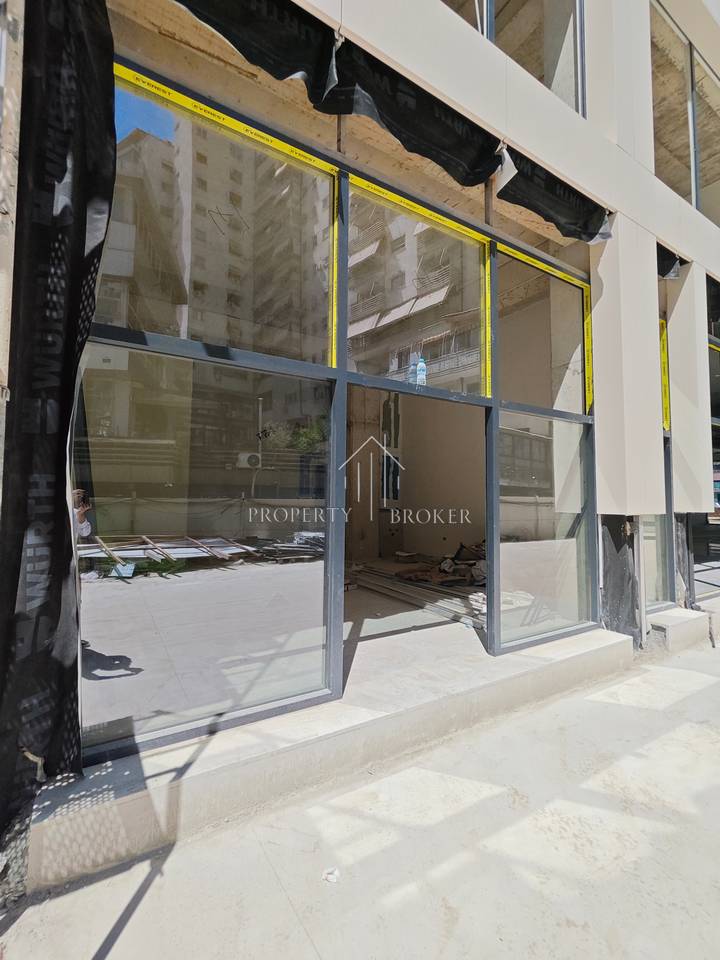 Jepet me qera ambjent  biznesi, + Post parkimi ,tek Zogu i Zi, Rezidenca S-Block!