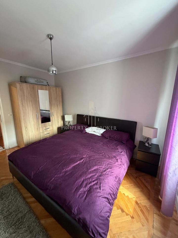 ‼️Prone ekskluzive‼️
Shitet apartament 2+1 ne Qender,tek 9 kateshet!