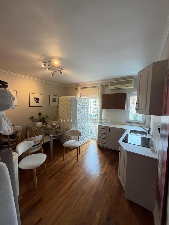 ‼️Prone ekskluzive‼️
Shitet apartament 2+1 ne Qender,tek 9 kateshet!