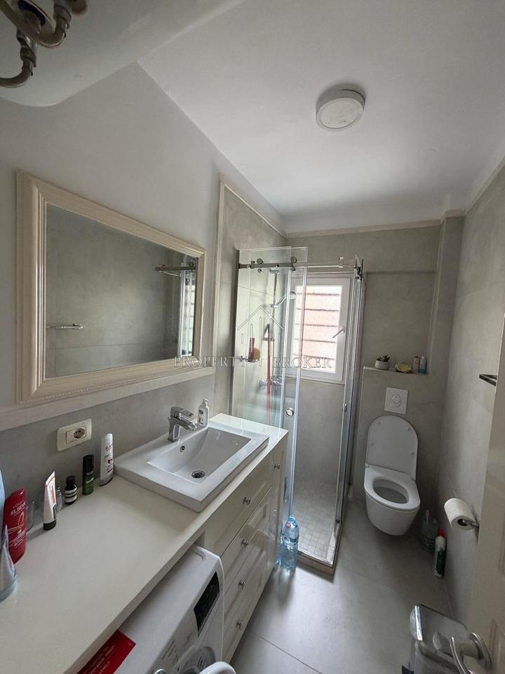 ‼️Prone ekskluzive‼️
Shitet apartament 2+1 ne Qender,tek 9 kateshet!