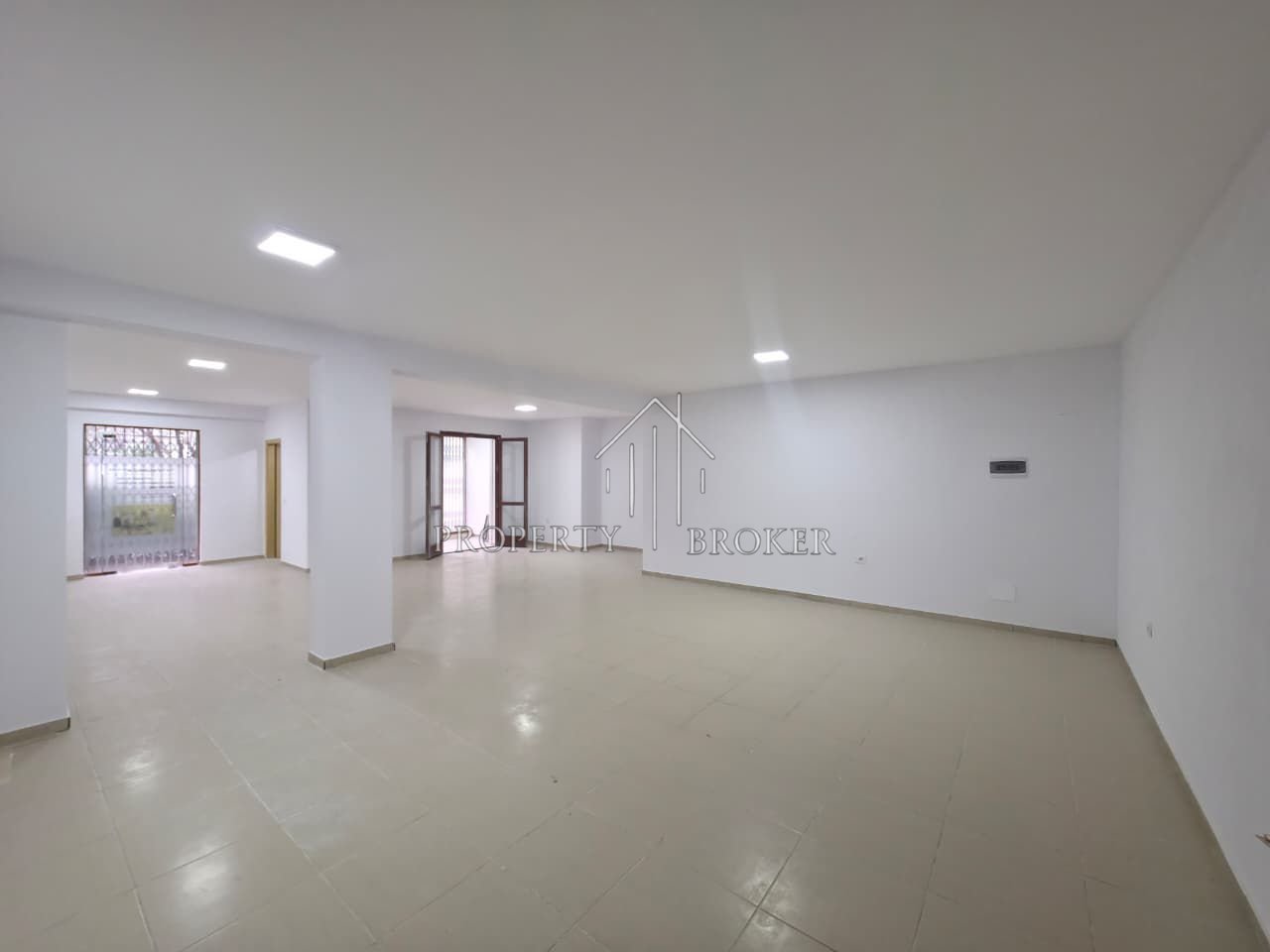 Jepet me qera ambjent biznesi open space, Kopshti Botanik!
