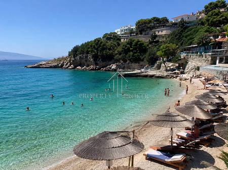  OKAZION 

 Shitet truall pranë Plazhit Muchobega, Sarandë
