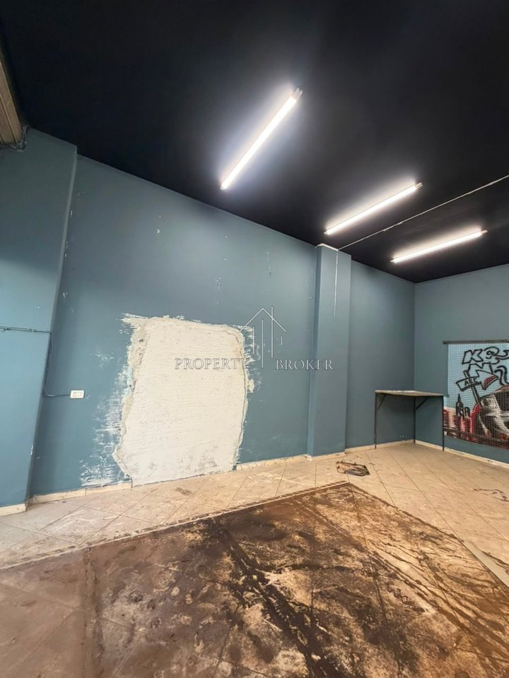 Locale commerciale in affitto a Don Bosko (45m²), 60.000 Leke/mese