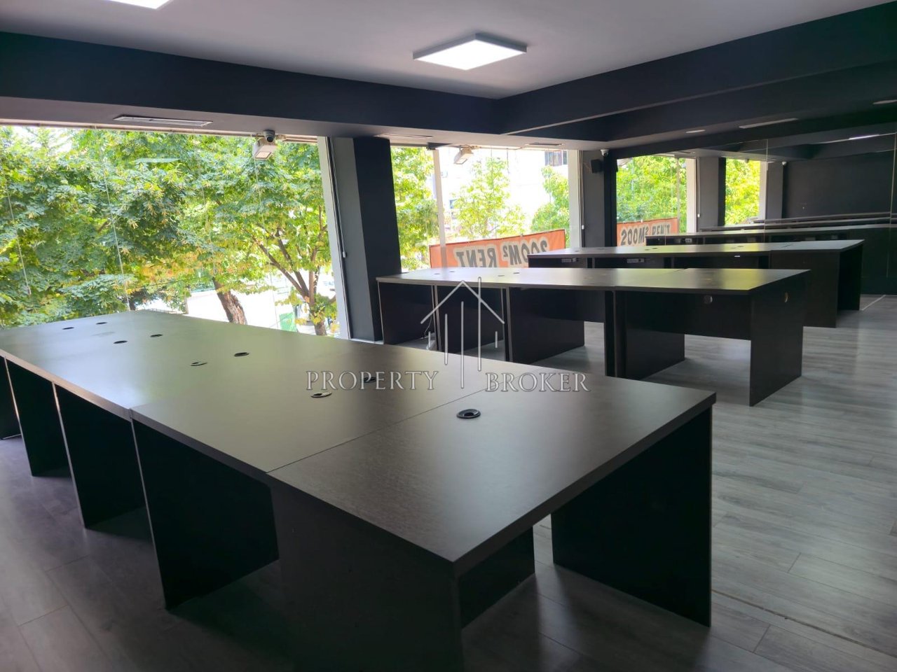 🏡Affittasi locale commerciale in via Sami Frasheri, vicino alla scuola Petro Nini!

