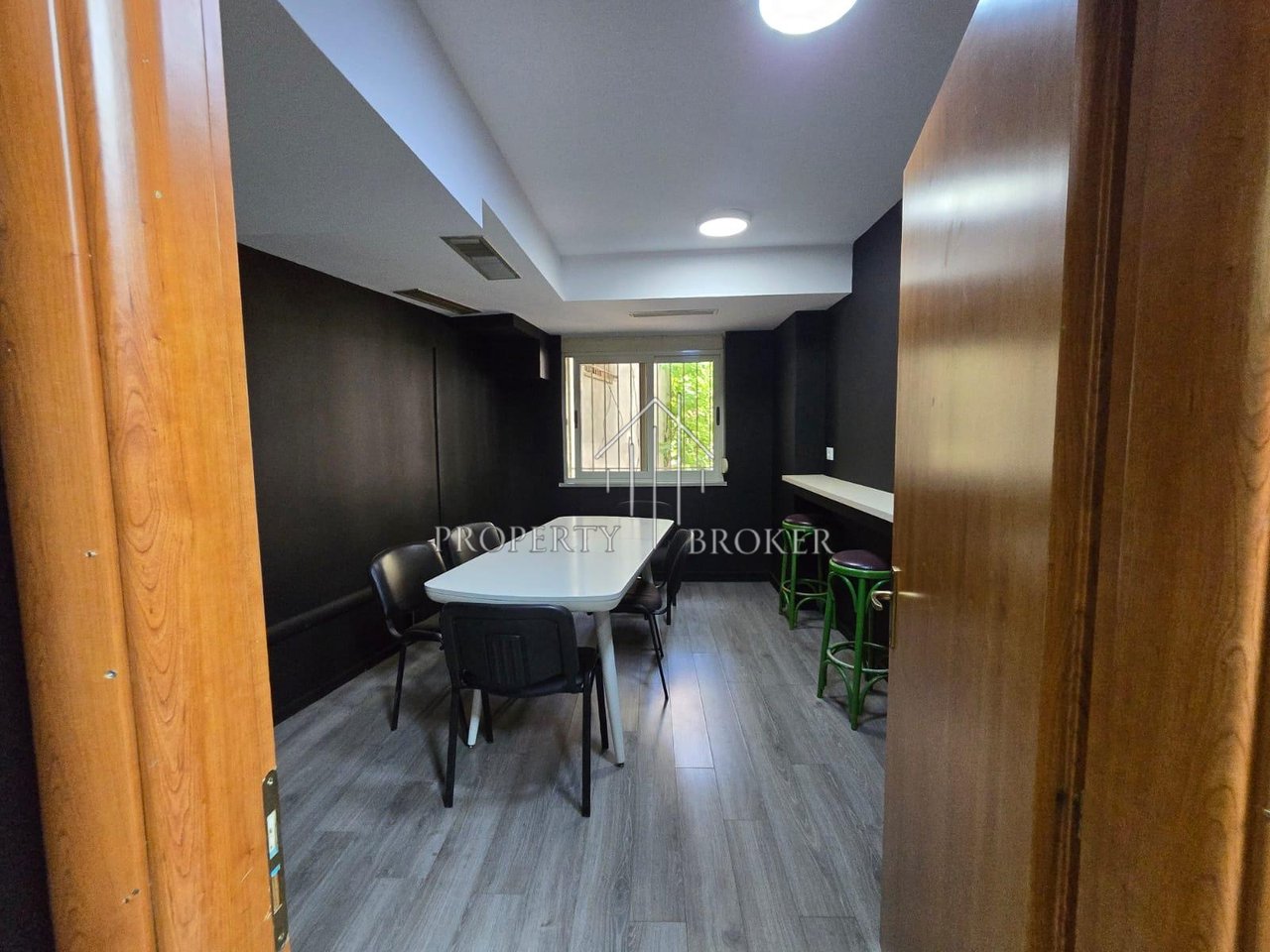 🏡Affittasi locale commerciale in via Sami Frasheri, vicino alla scuola Petro Nini!

