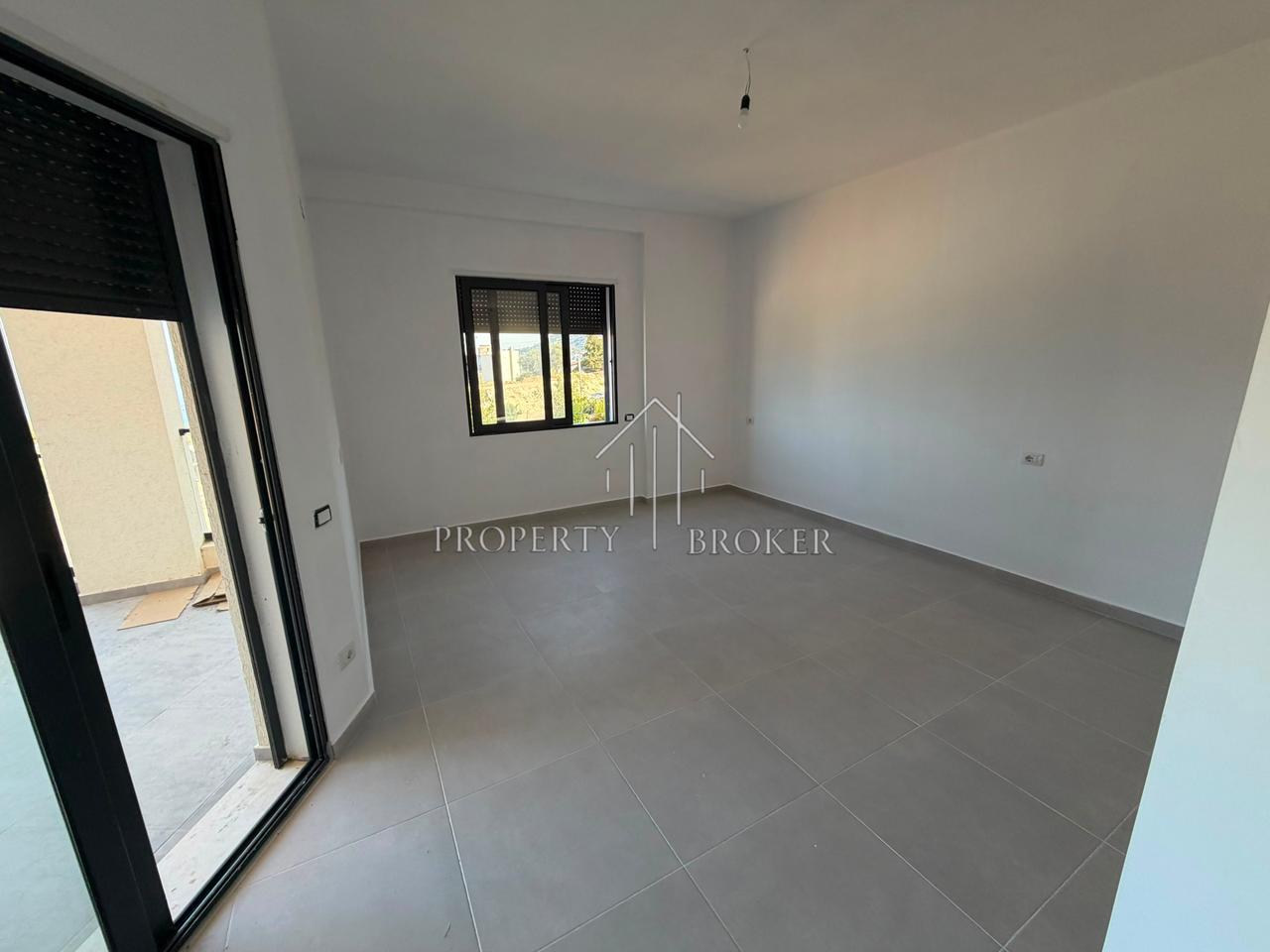 🏡 Shitet apartament 1+1 në Vlore,Rradhime