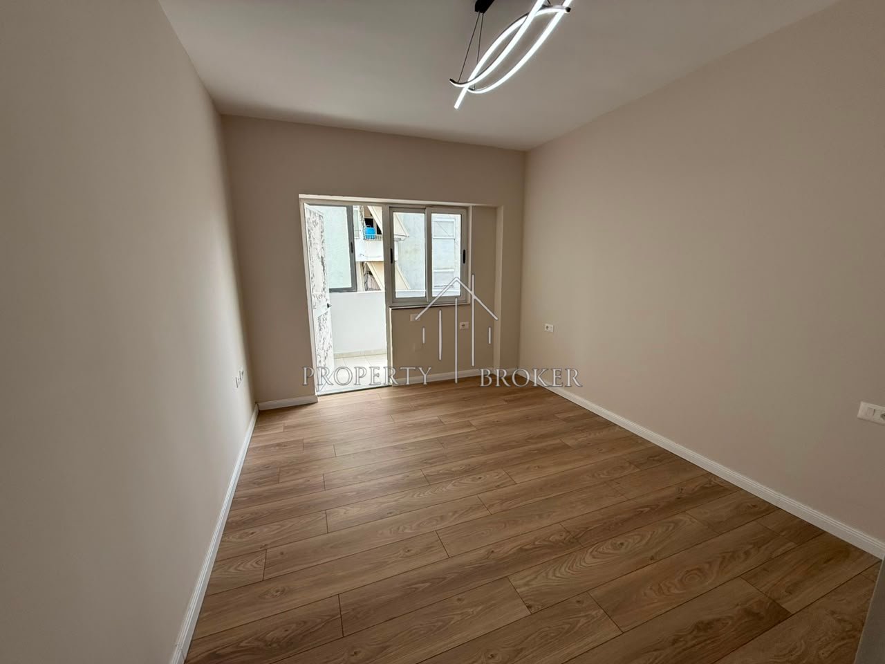 🏡 Shitet apartament 1+1 tek Kullat Arabe , Don Bosko!