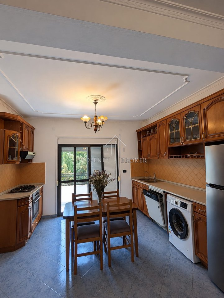 Private house 2+1 for rent on Jordan Misja Street!