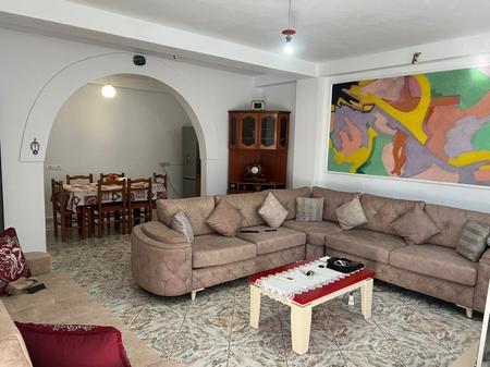 Jepet me qera hyrje private 2+1+2 te Rruga Asim Voskshi