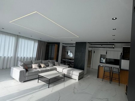 Shitet apartament 3+1+3+B+verandë ne Vollga, Durres!