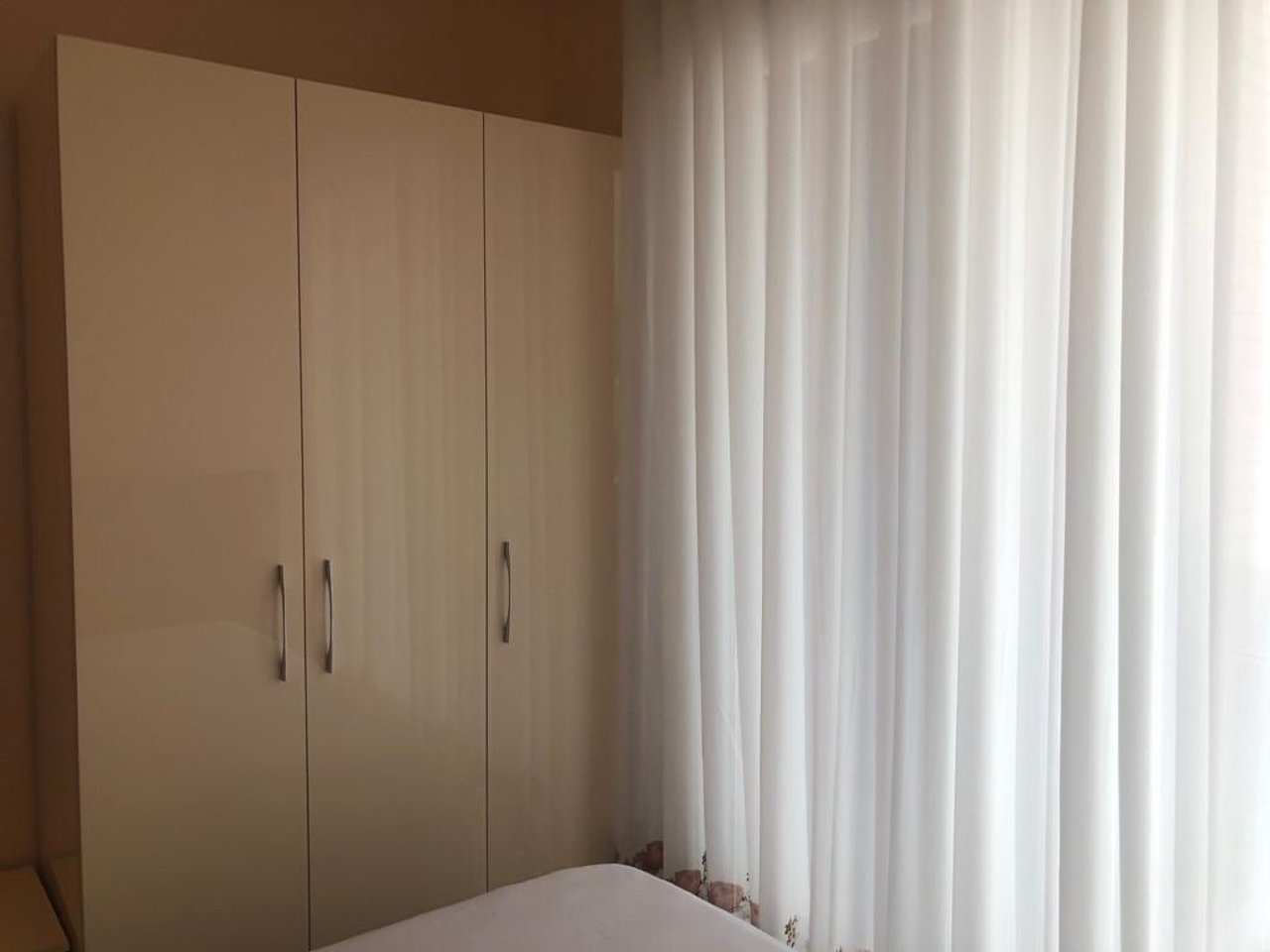 Jepet me qera apartamenti 2+1 te Rruga e Kavajes