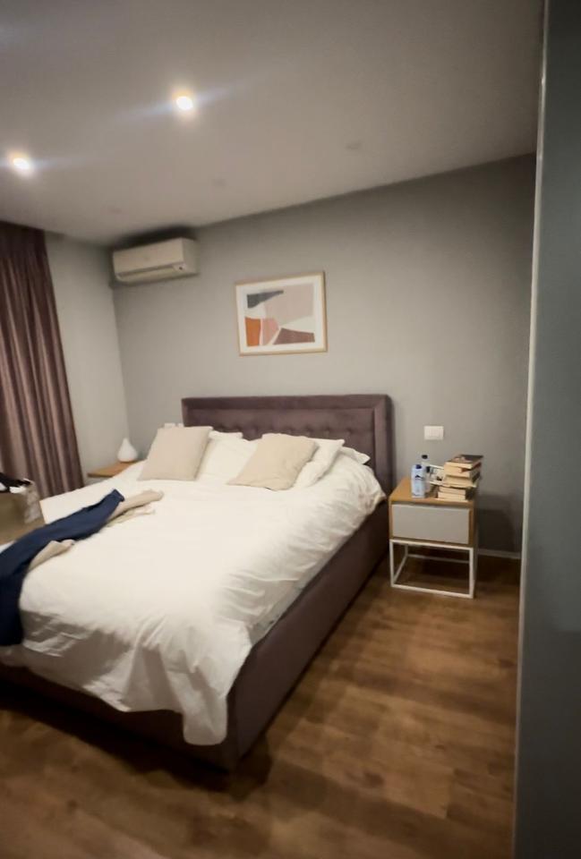 Jepet me qera apartament 1+1 Rruga Asim Vokshi!