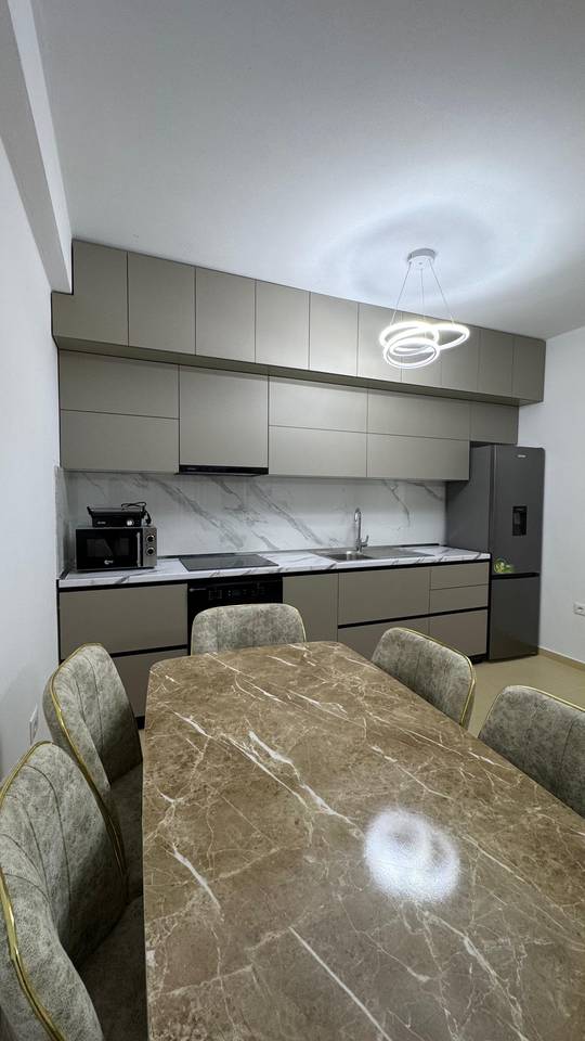 Affittasi appartamento 2+1+2+posto auto, Via Ndre Mjeda presso il Complesso Star.