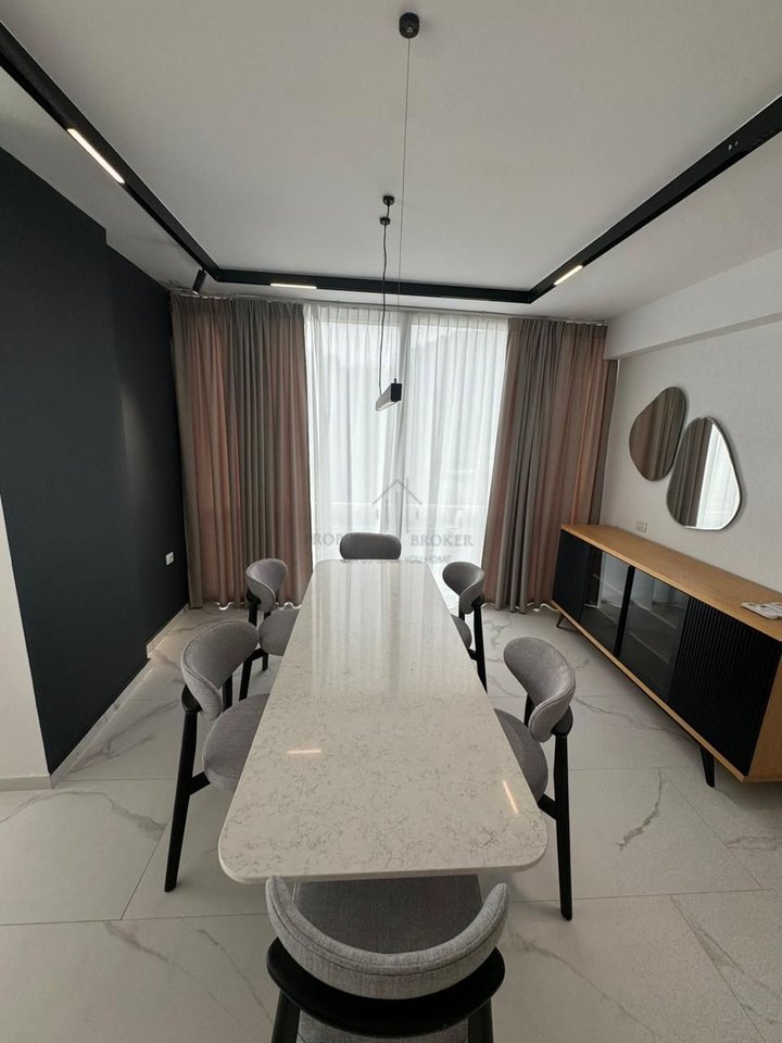 Shitet apartament 3+1+3+B+verandë ne Vollga, Durres!