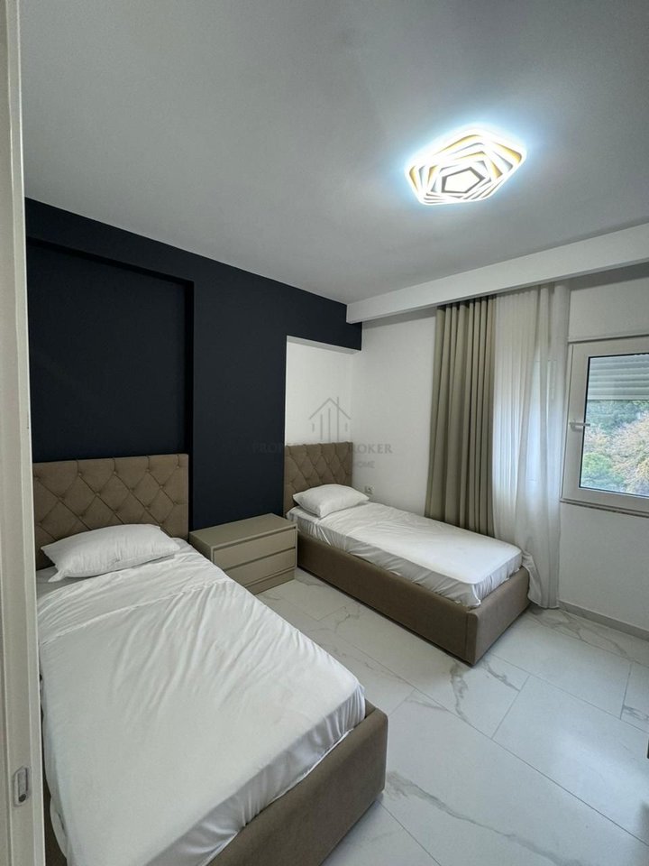 Shitet apartament 3+1+3+B+verandë ne Vollga, Durres!