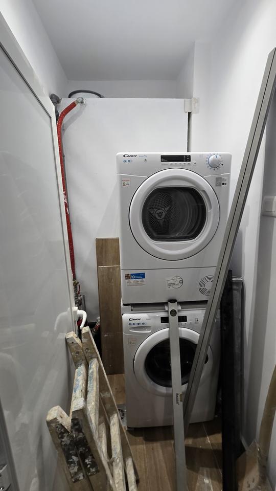 Shiten 3 Garsoniere+Lavanderi,perballe  Golden Tower,Rruga Mine Peza!