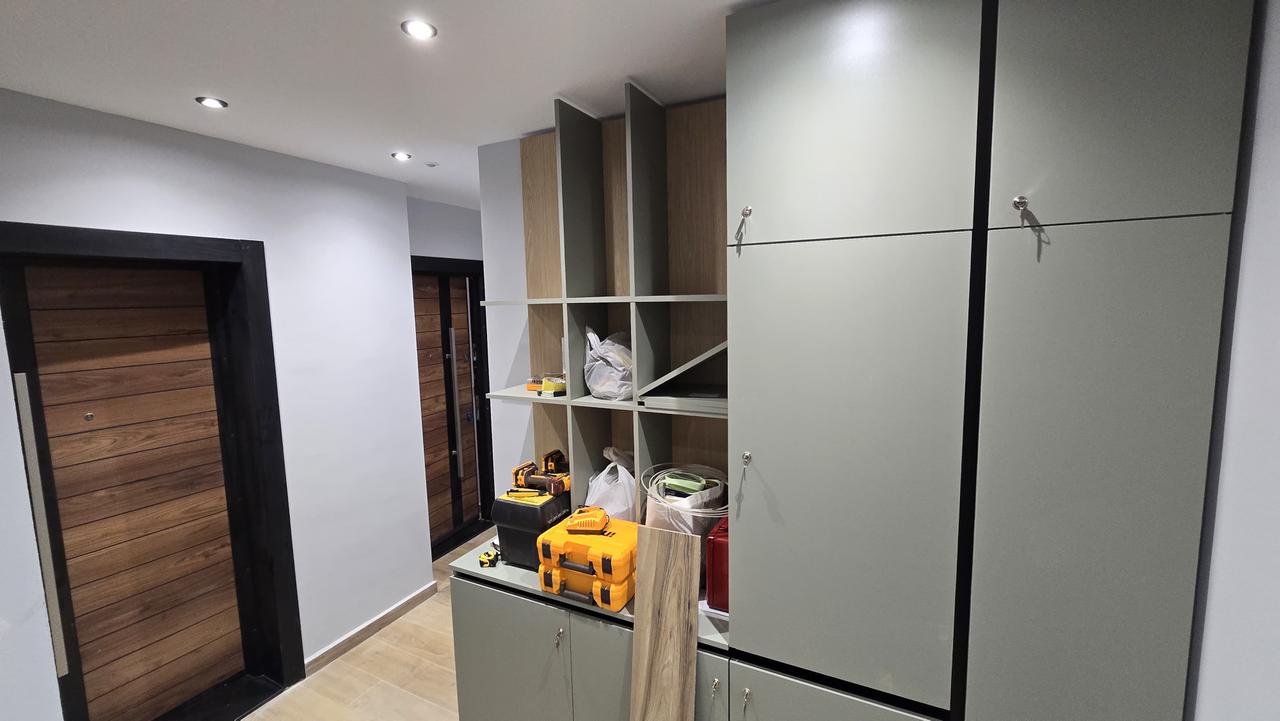 Shiten 3 Garsoniere+Lavanderi,perballe  Golden Tower,Rruga Mine Peza!