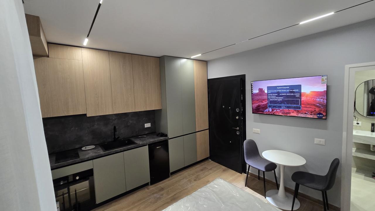 Shiten 3 Garsoniere+Lavanderi,perballe  Golden Tower,Rruga Mine Peza!