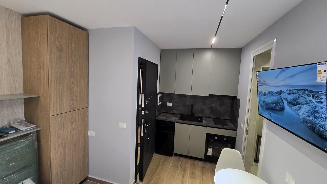 Shiten 3 Garsoniere+Lavanderi,perballe  Golden Tower,Rruga Mine Peza!