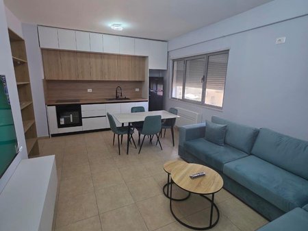 Jepet me qera apartament 1+1 Rruga 5 Maj, tek Concord!