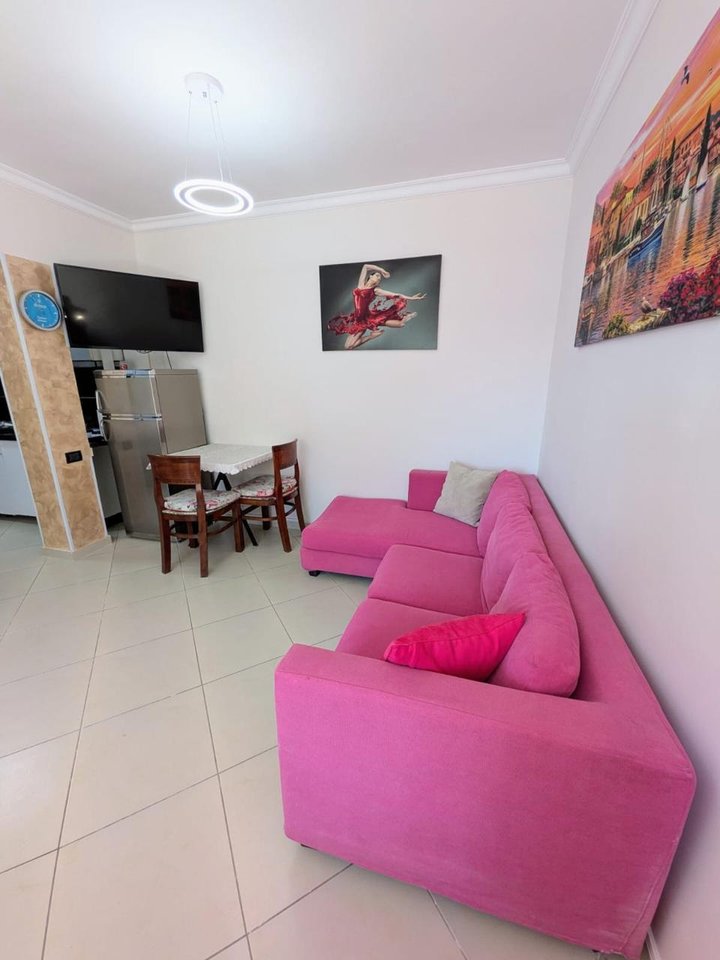 Jepet garsoniere me qera tek 21 Dhjetori