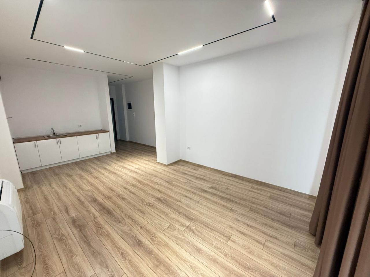 Jepet me qera apartment bosh 2+1+2  te Komuna E Parisit