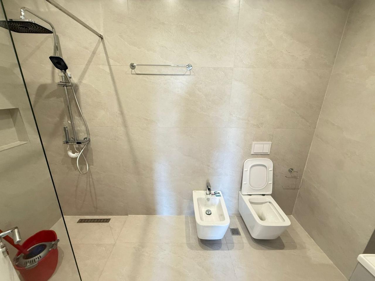 Jepet me qera apartment bosh 2+1+2  te Komuna E Parisit