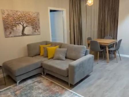 Jepet apartamenti me qera 1+1 tek Aura Complex, Laprake!