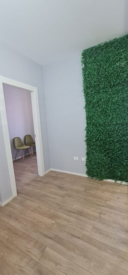 🏡 Locale commerciale in affitto dietro il Ring, Zogu i Zi!