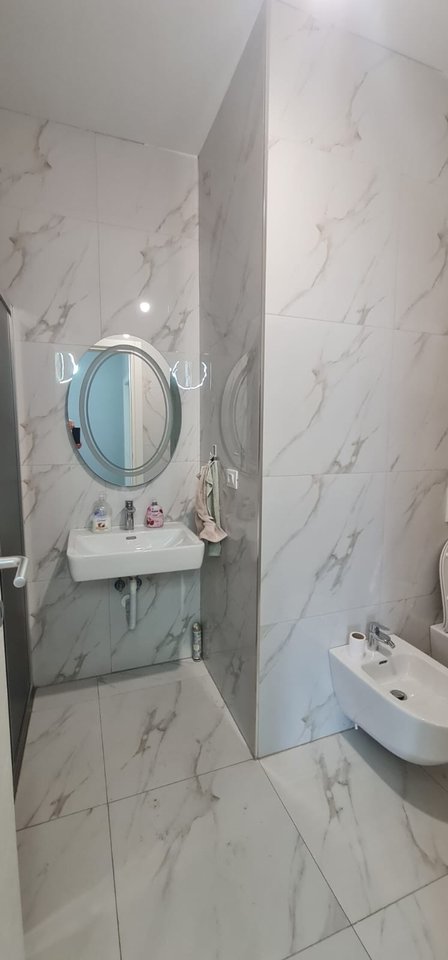 🏡 Locale commerciale in affitto dietro il Ring, Zogu i Zi!