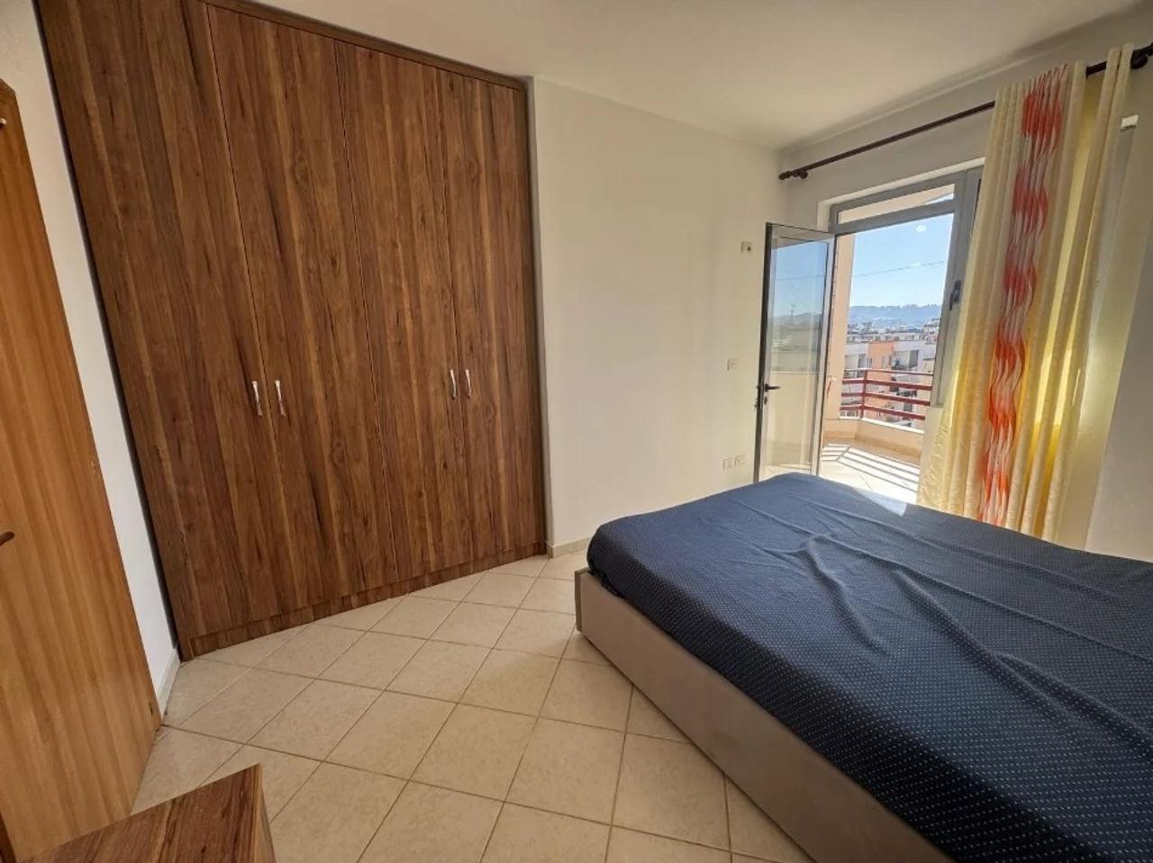 Jepet apartamenti me qera 2+1 ne Astir