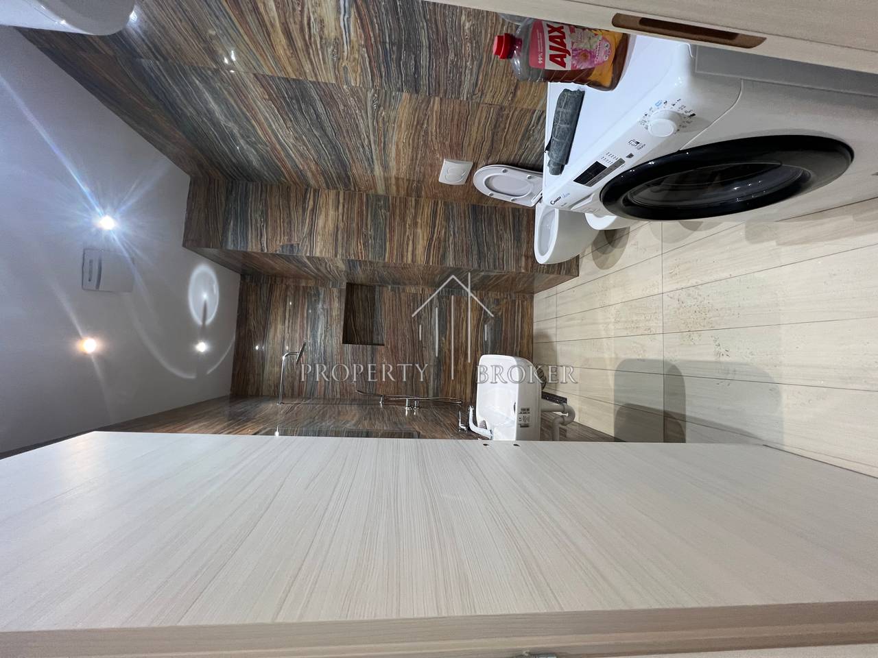 An apartment 1+1 for rent is offered on Petrela Street, New Boulevard.