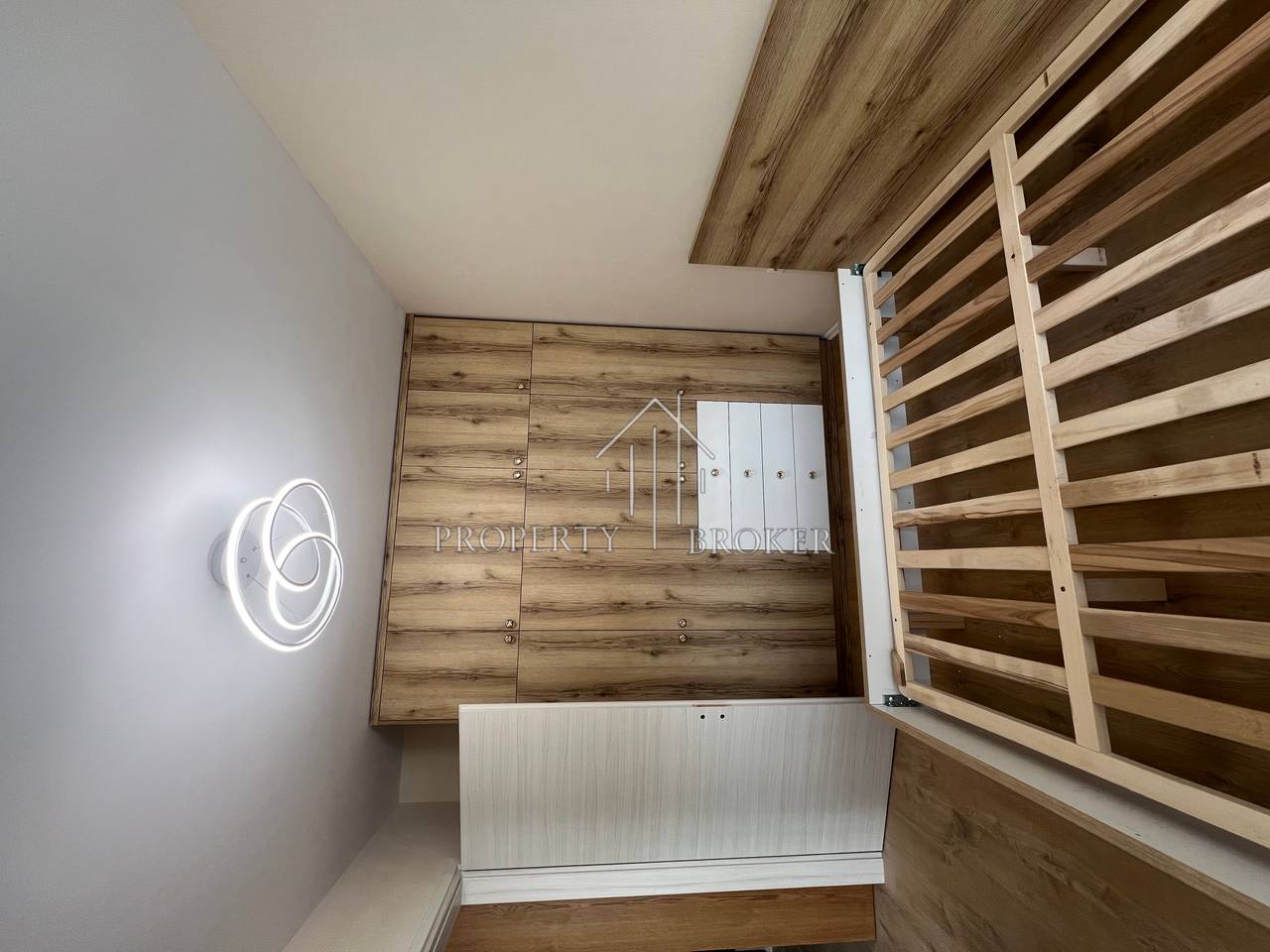 An apartment 1+1 for rent is offered on Petrela Street, New Boulevard.