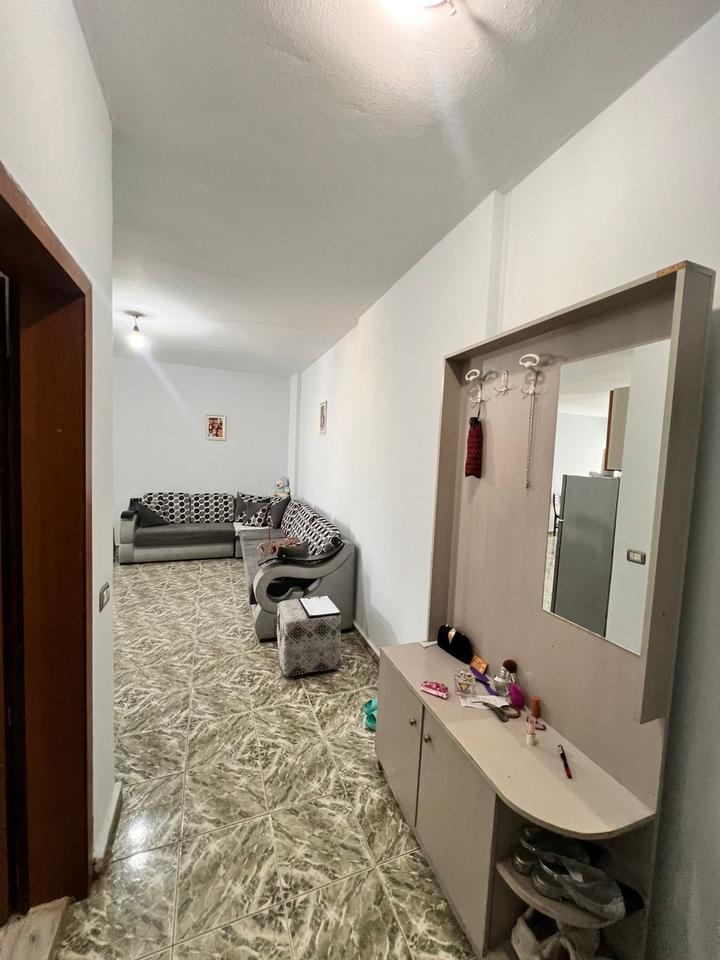 Vendesi appartamento 2+1 a Don Bosco, (Palazzi Arabi)